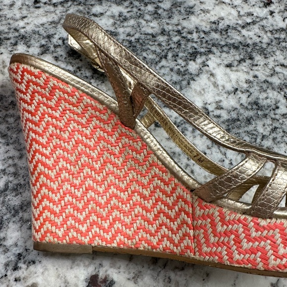 Lilly Pulitzer Gold Strappy Peep Toe Chevron Wedge Heel - Picture 7 of 7